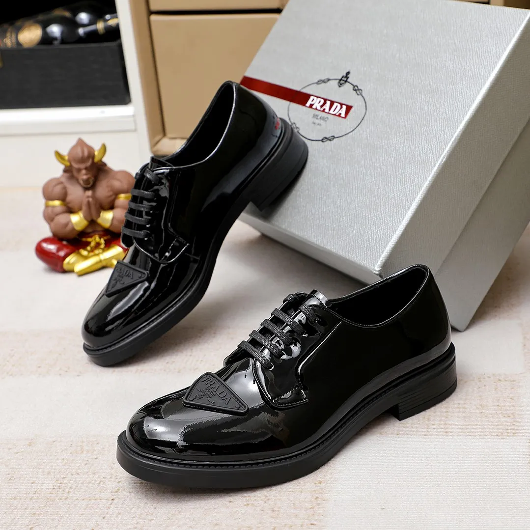Men's shoes 💰620 💰💰🎩🎩【Prada】Counter 1:1⬆️original reproduction, absolute quality🆗original outsole, high-quality imported rubber, wear-resistant and non-slip, never degummed, upper material: imported first-layer cowhide➕anti-slip foam outsole, official website material, inner material: water-dyed leather lining, 3 colors available! Code number 38-44 (45. Can be customized)